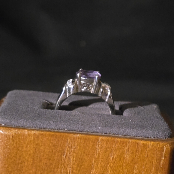 Diamond Ring - Picture 6 of 6